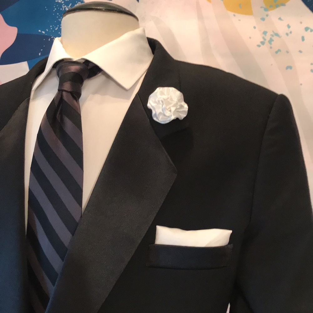 Emuo Bruzzi Tuxedo Coat - image 8